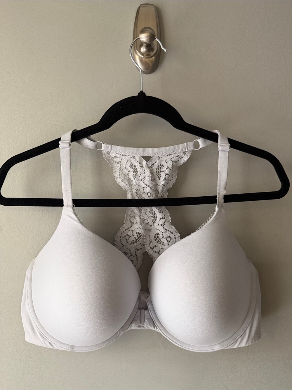 Victoria's Secret White Lace Racerback Molded T-Shirt Bra